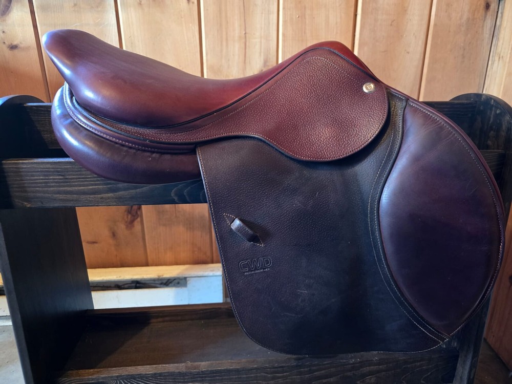 Jumping Saddle CWD 18”M SE02