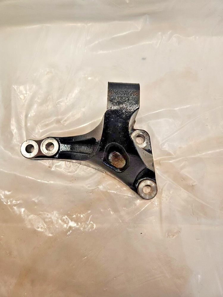 2017-2023 Detroit Diesel DD15 FRONT LEFT ENGINE MOUNT SUPPORT BRACKET OEM