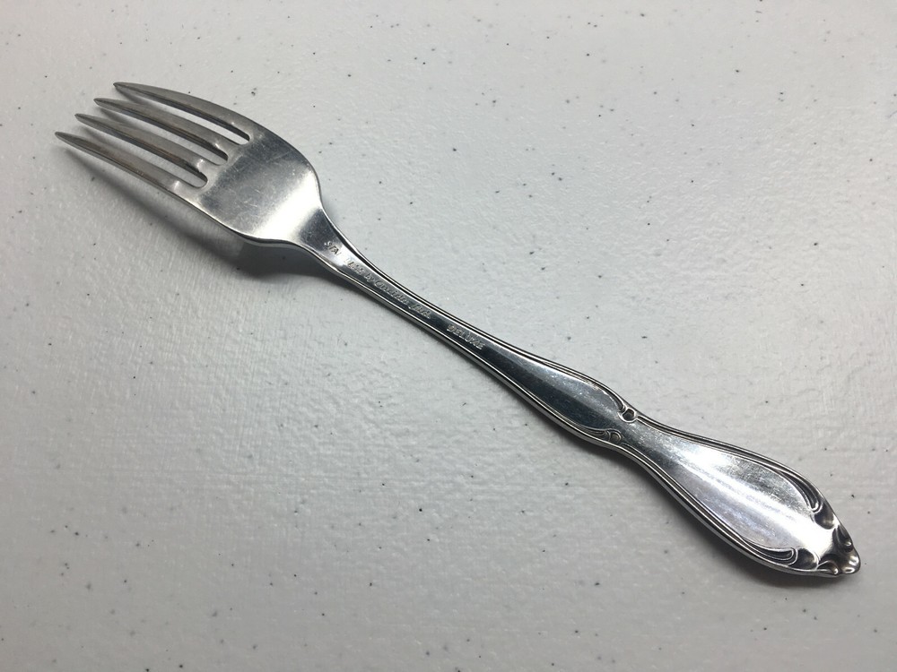 1 Dinner Fork Strathmore Stainless Oneida 73380 Deluxe Scrolls Heritage OHSSTRA