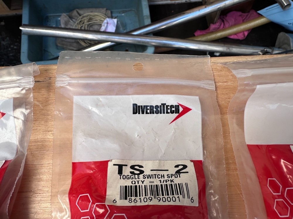 DIVERSITECH SPDT Toggle Switch TS-2, Lot of 11