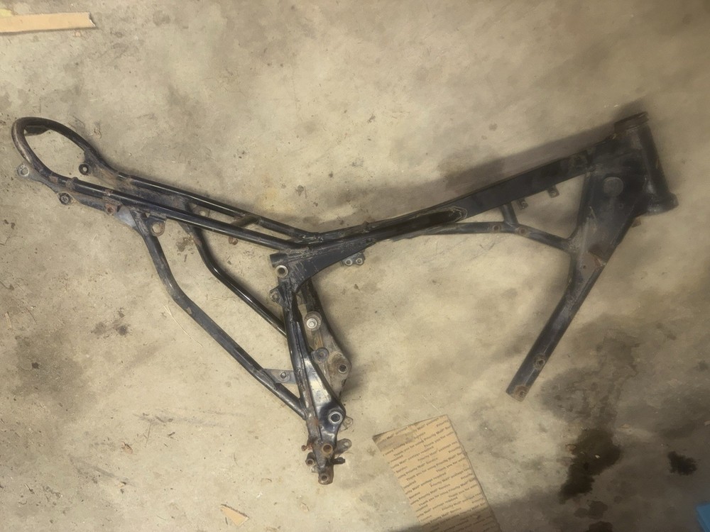 82-85 suzuki dr-250 Frame