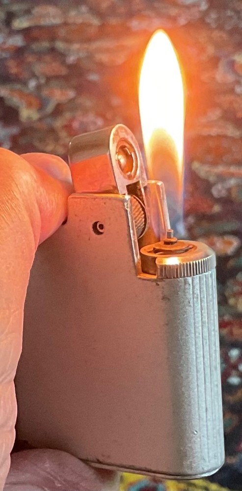 Ronson Varaflame Standard Lighter / Working Condition.