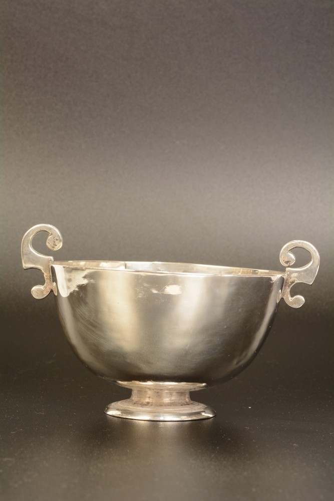 Silver two-handled cup (“bernegal”). 17th-18th centuries.