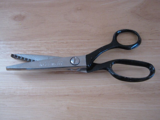 Vintage Deluxe Kleencut 7-1/2" Pinking Shears