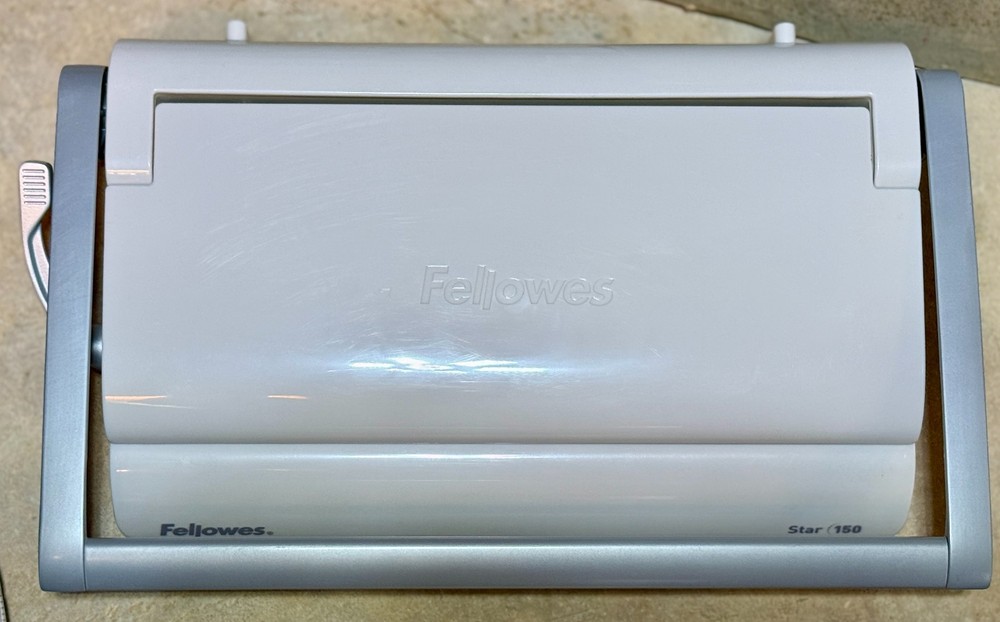 Fellowes Star+ 150 Manual Punch & Comb Binding Machine CRC 52173