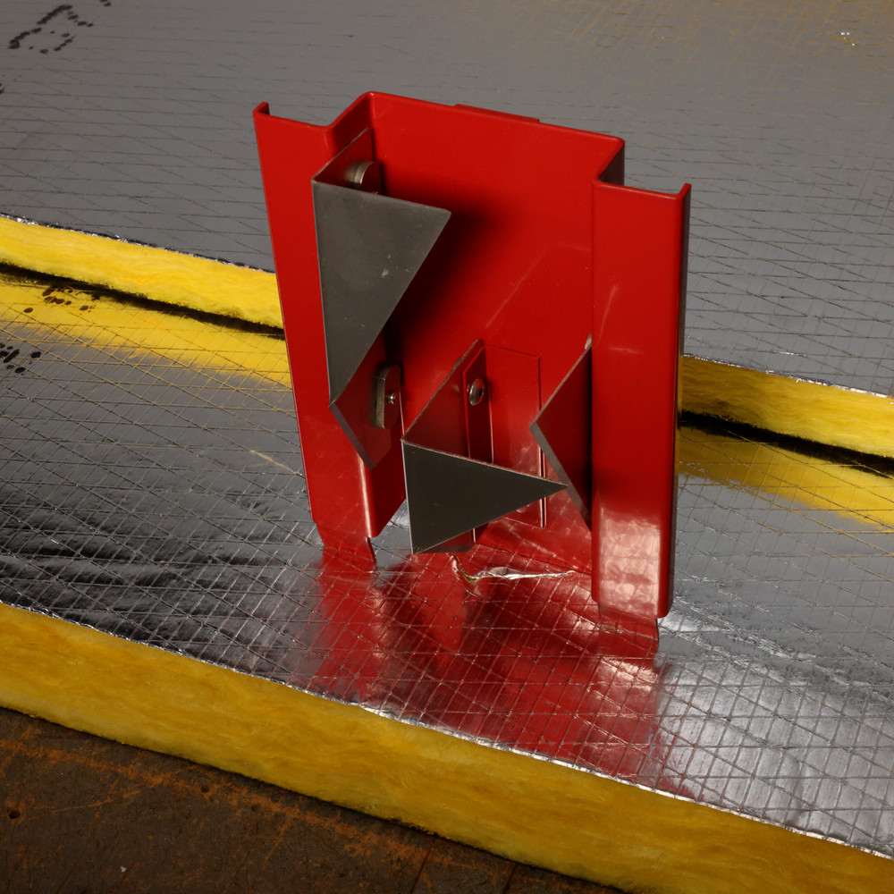 Malco Tools DT15C Malco 1.5″ Cut-Off Duct Board Cutting Tool- Red