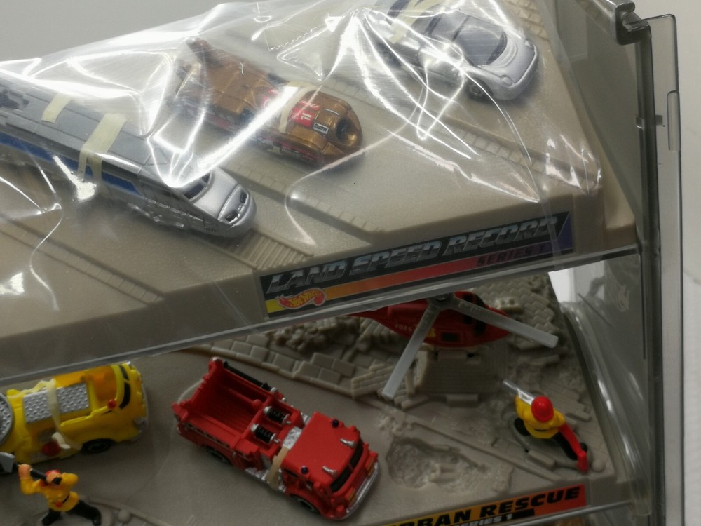 BOXED HOT WHEELS MATTEL PLANET MICRO COLLECTOR GIFT PACK
