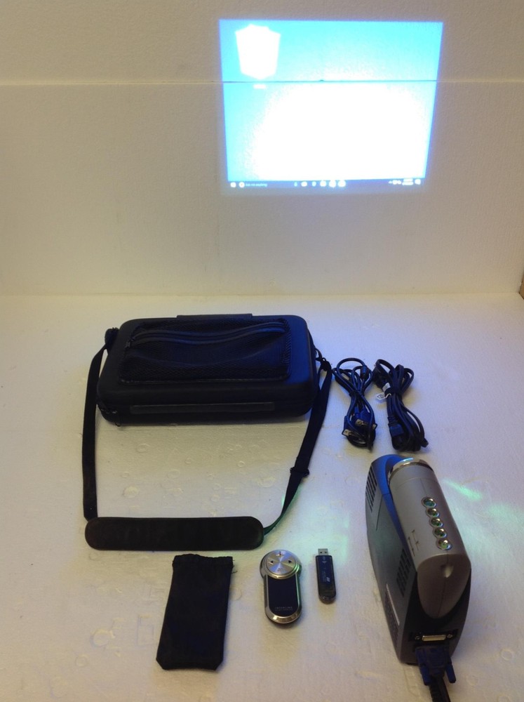 COMPAQ iPAQ Microportable Projector MP2810 w/Bulb VGA Cable USB Dongle Working