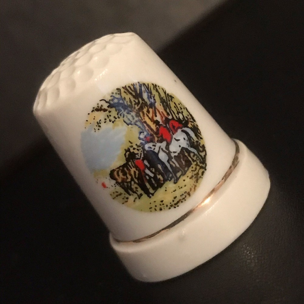COLLECTABLE THIMBLE FOX HUNTERS ON HORSEBACK 2