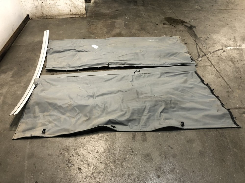 Kenworth T680 GREY SLEEPER OPENING Interior Curtain - Used