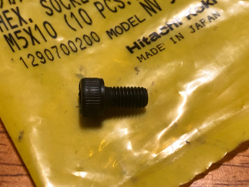 Hitachi Screw 949819