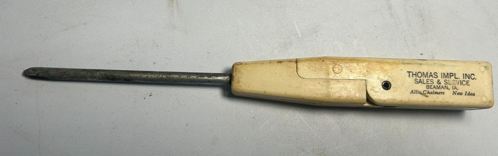 Vintage Folding T-Handle Screwdriver White Hard Plastic Thomas Impl Beaman IA