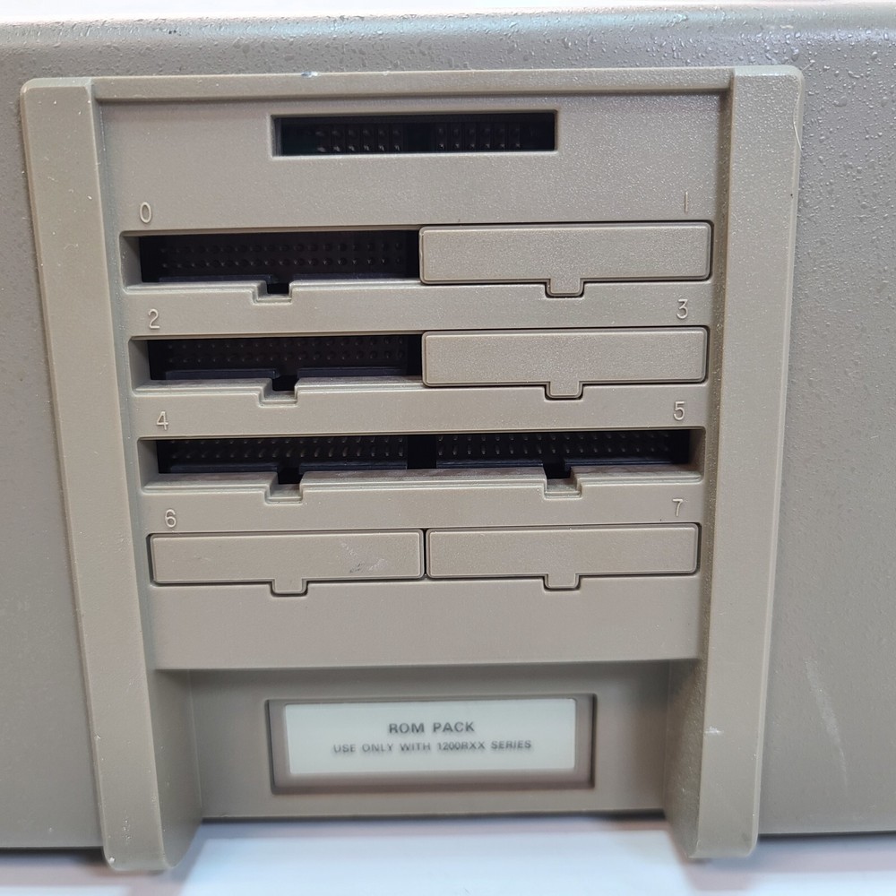 TEKTRONIX 1240 LOGIC ANALYZER