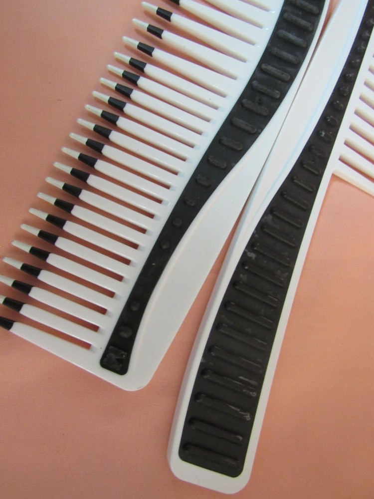 Mebco Double Volume Detangler Comb / High Volume ~2 PCS~ Black n' White ~New~