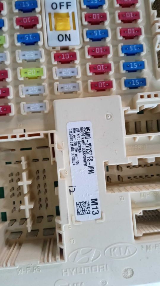 VELOSTER 2017 Fuse Box Cabin 464566