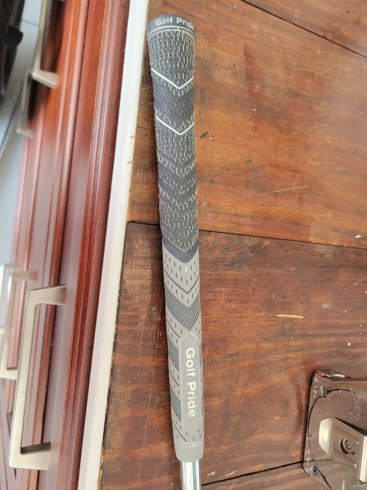 True Temper Dynamic Gold Wedge Shaft 33.5” with mint golf pride mccplus4 grip