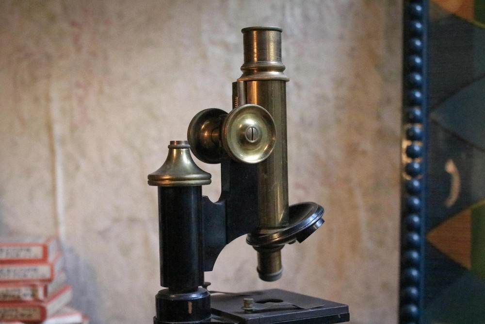 Antique Brass Labratory Microscope – Working Order