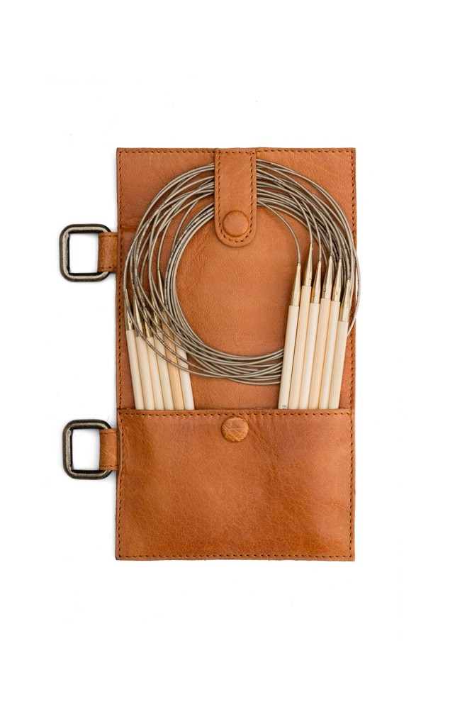 MUUD CARITA A needle case attachment