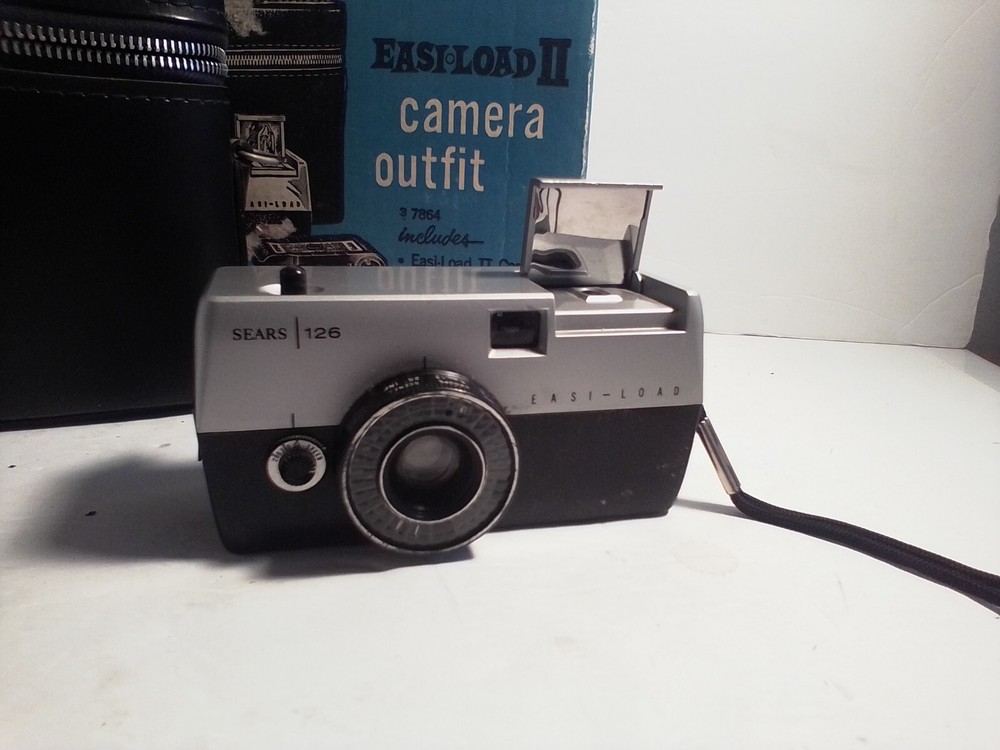 Sears 126 EASI-LOAD II Camera, Carrying Case, Instructions, and Flash Bulbs