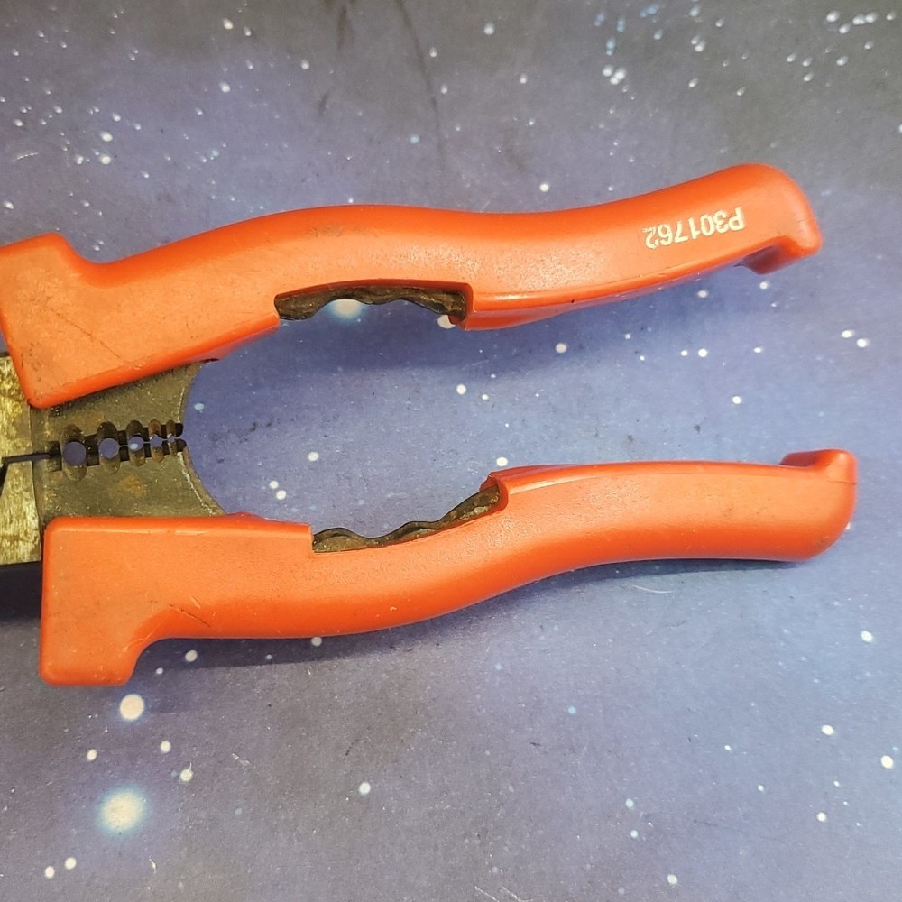 Mac Tools Lineman Pliers, Crimper , Stripper , Cutter Tool P301762