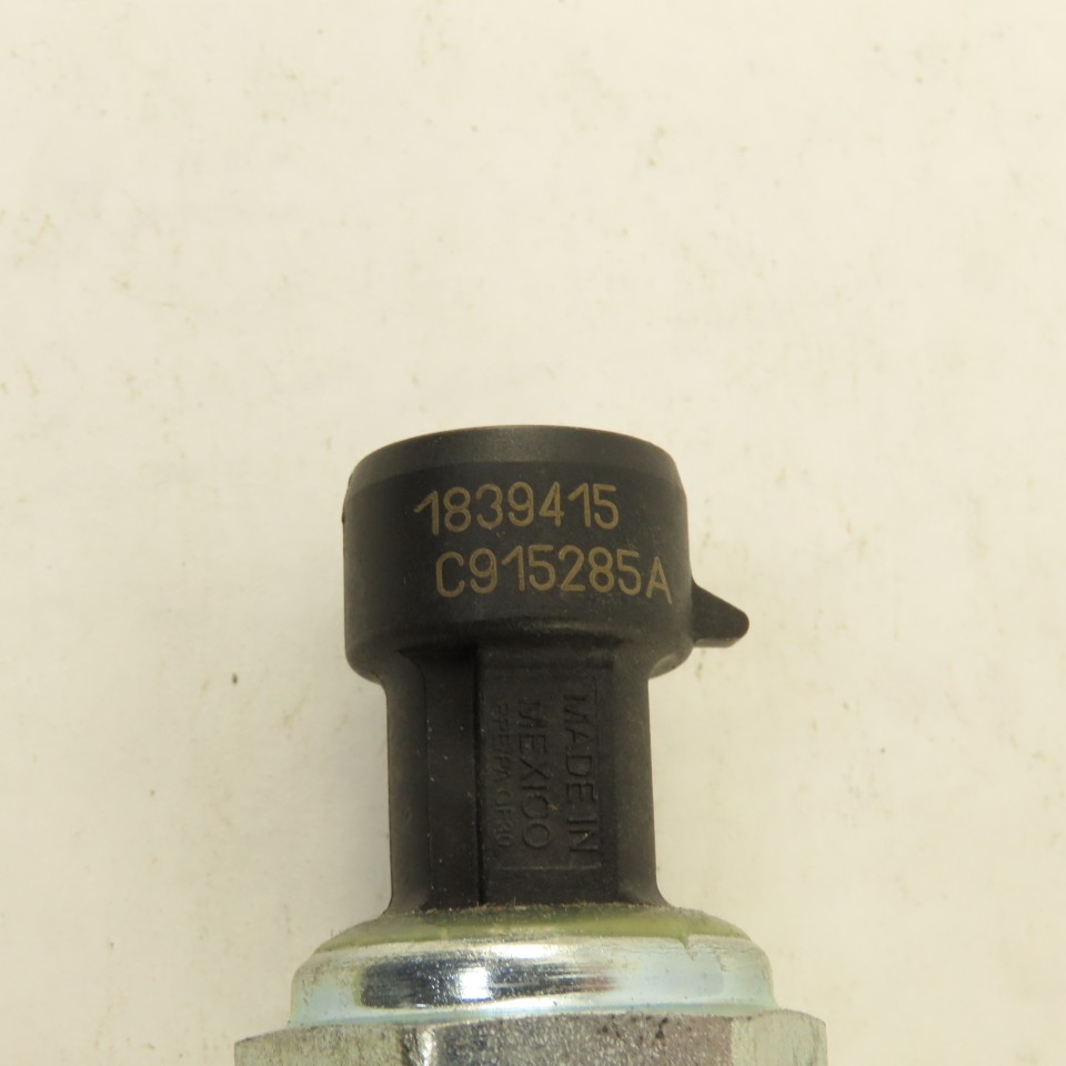 1839415 Oil Pressure Sensor Sending Unit