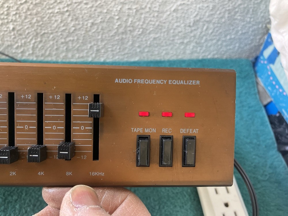Vintage Coustic Audio Frequency Equalizer HEQ 7000A