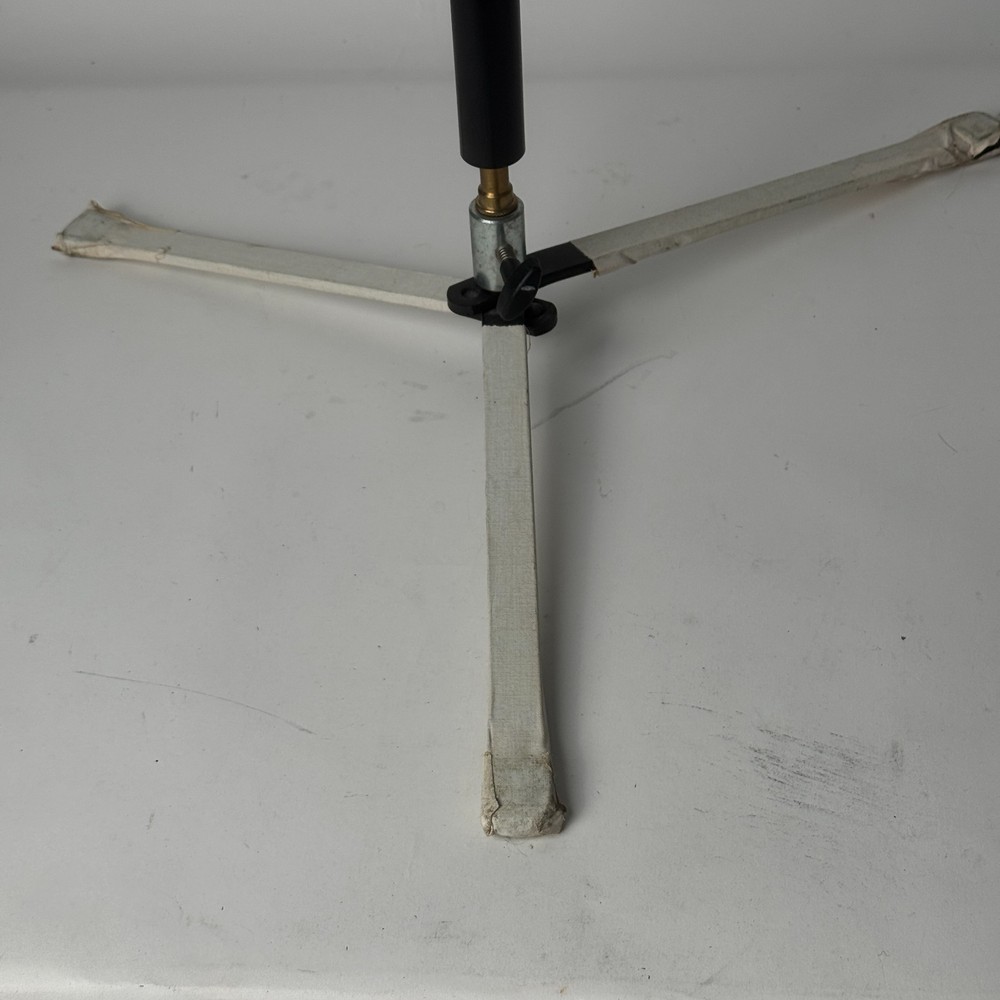 Folding low profile foldable LiteStand 21"- 82" - Great Background Stand