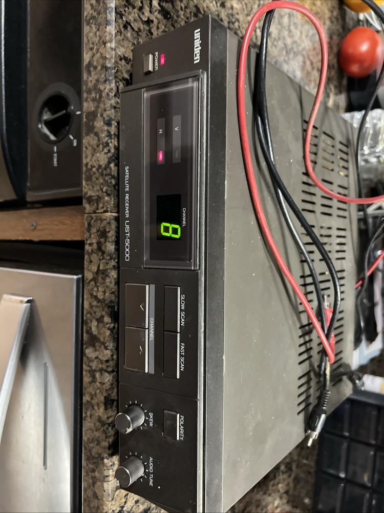 Uniden UST-5000 Satellite Receiver