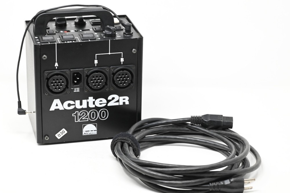 Profoto Acute2R 1200 Generator w/ Sync cable - (#30)
