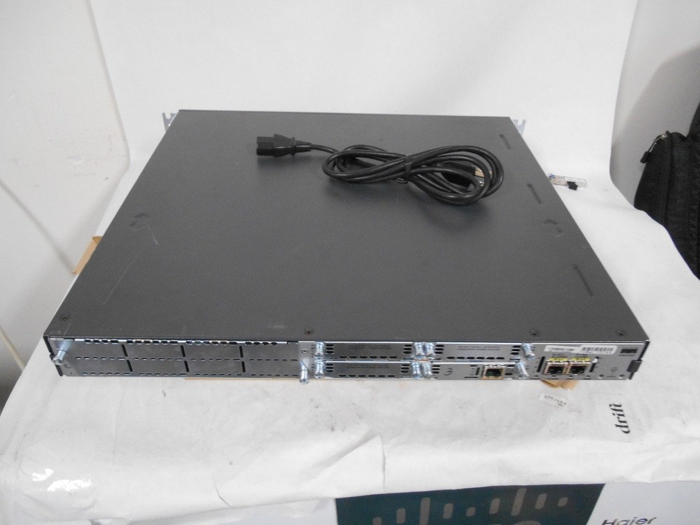 Cisco 2811 2-Port Gigabit Wired Router