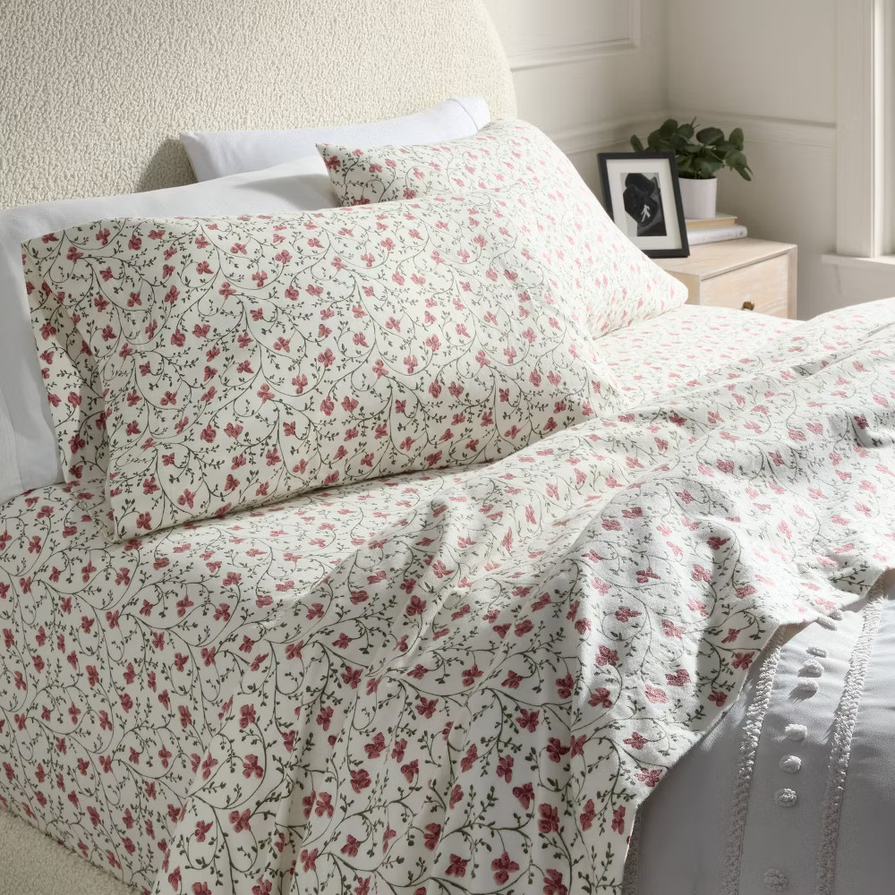 Full Ultra Soft Flannel Sheet Set Ivory Floral - Threshold