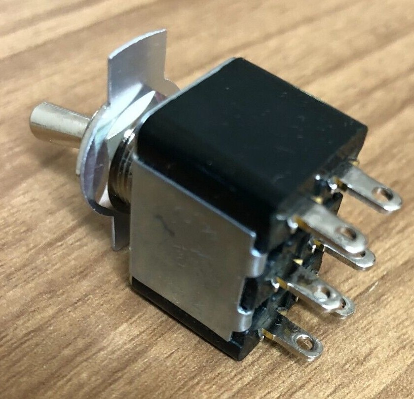 MCM 26-030 STANDARD TOGGLE SWITCH DPDT