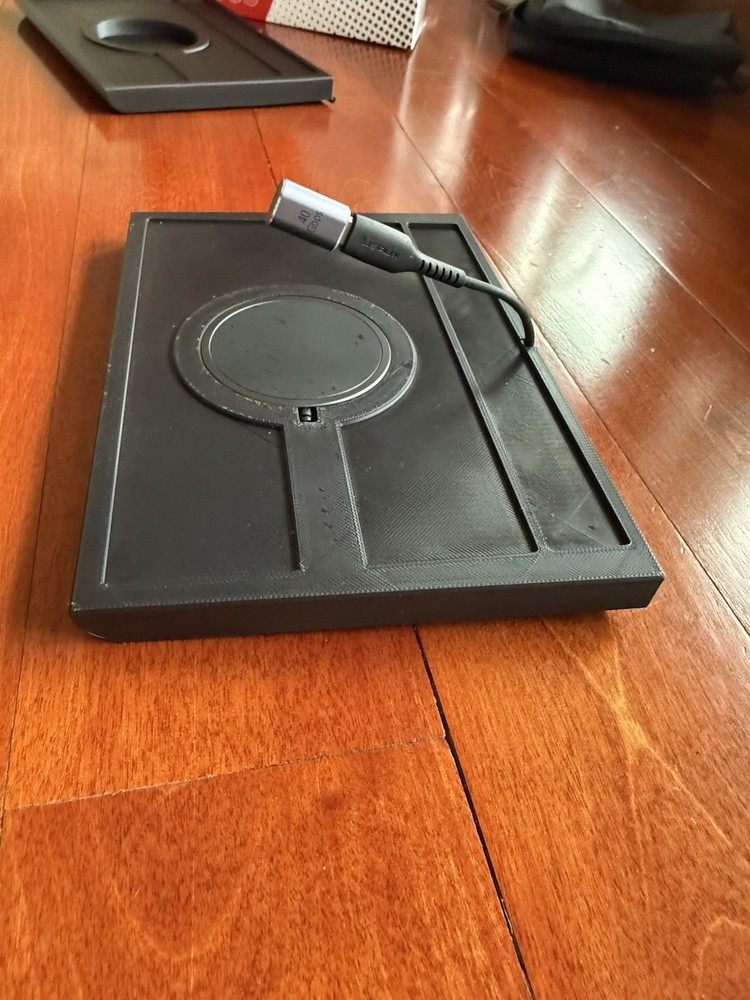 Deluxe - Prius Charging Pad