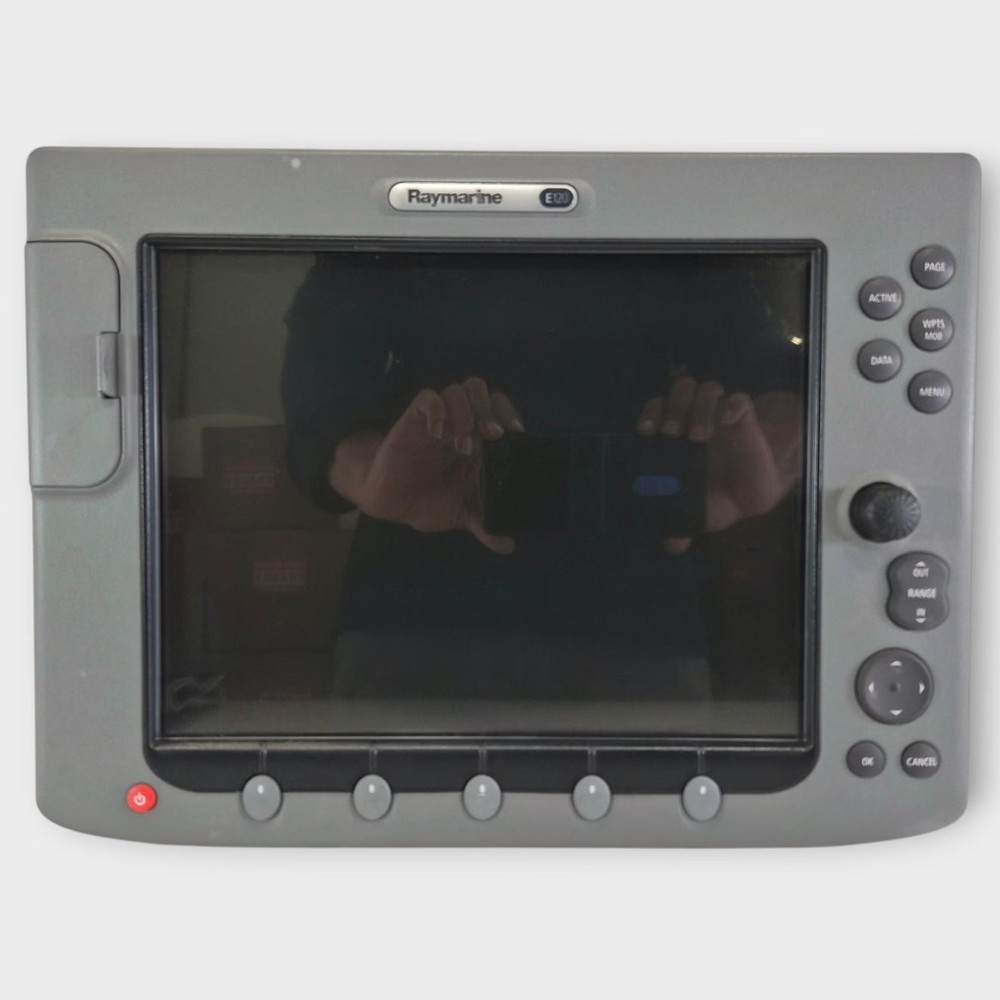 Raymarine E120 Classic Multifunction Display --E02013-- w/ Accessories - Tested