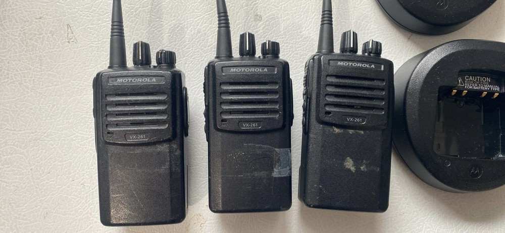 6 Motorola VX-261 Analog Two-Way Radios Programmed The Same