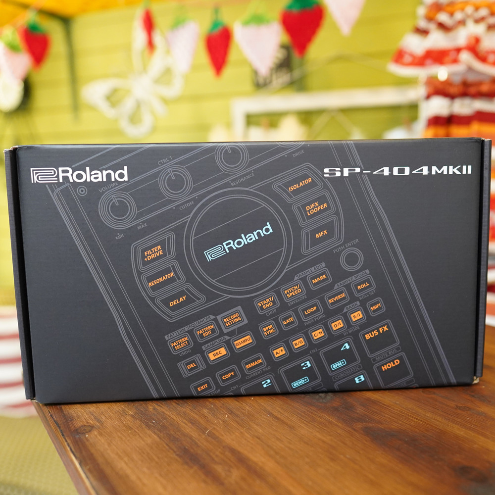 ROLAND SP-404MKII Creative Liner Wave Sampler & Effector Beatmaking Machine