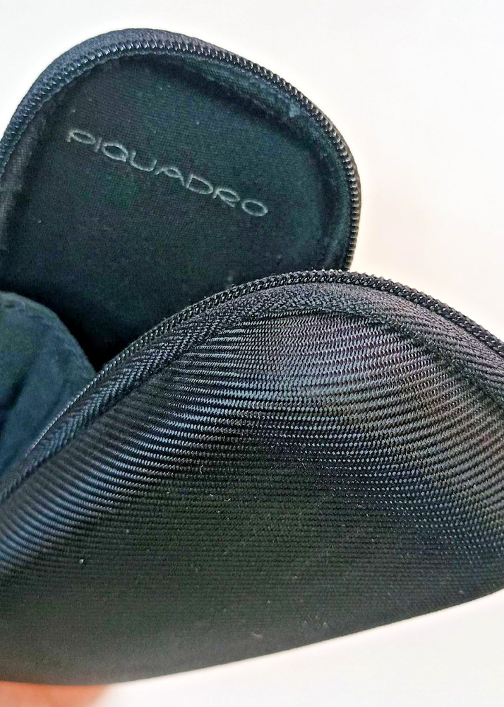 PIQUADRO Zippered Hard shell Accessories Storage Case clip attach
