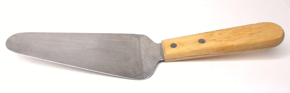 Vintage Pie/Cake Server with Wood Handle, 10.5"