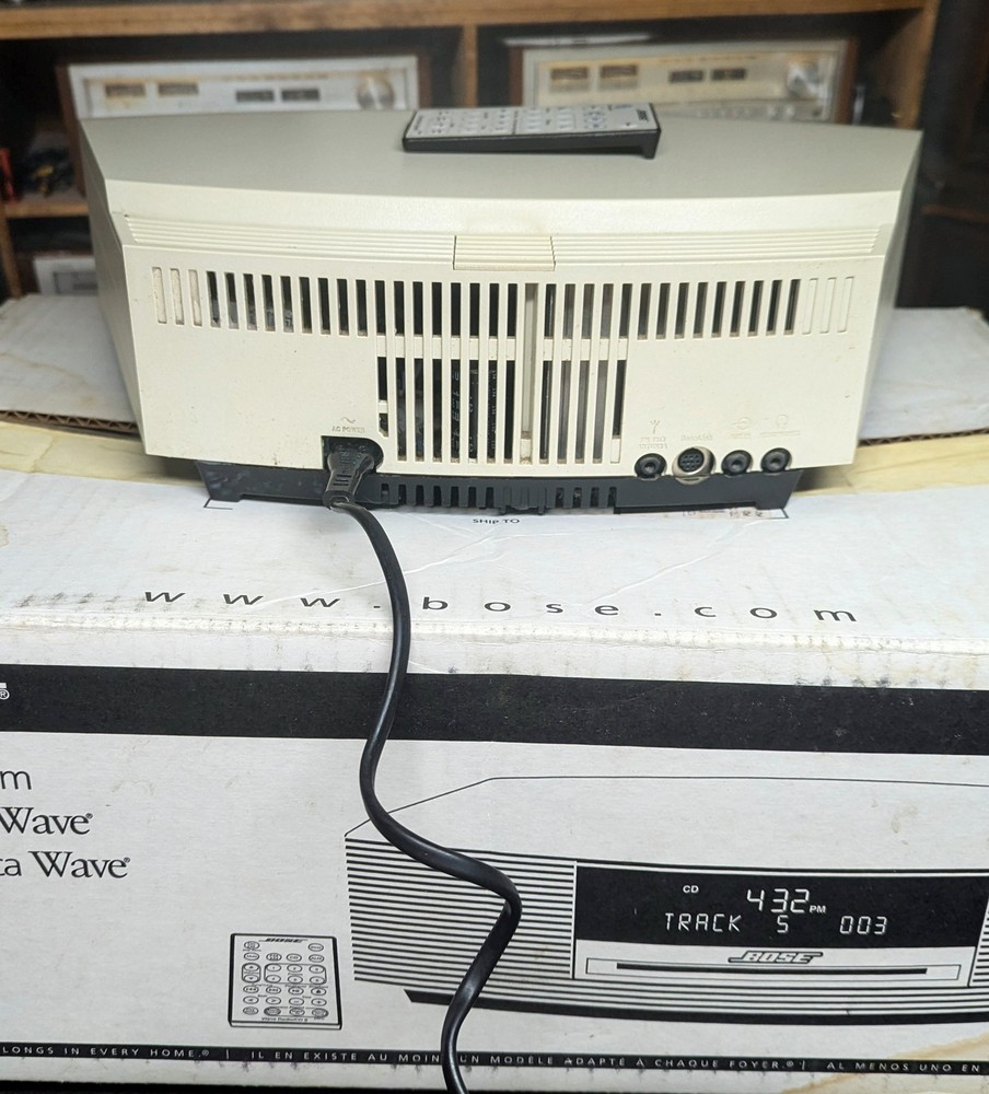 BOSE Wave Music System III with original box and remote control