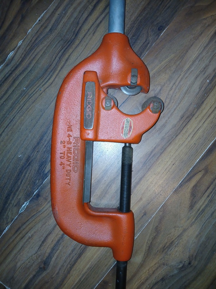 RIDGID 4-S PIPE CUTTER NEW $325