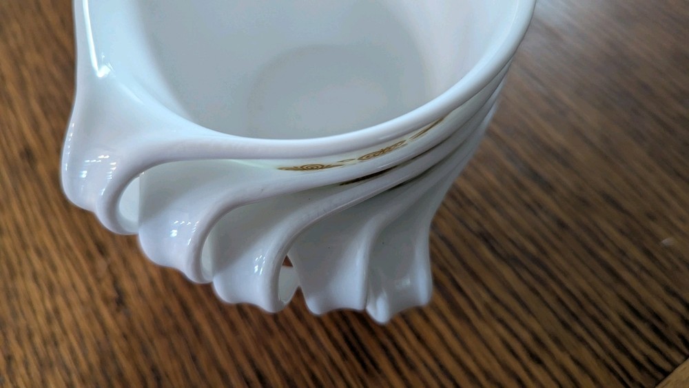 4 Corning Corelle ~Butterfly Gold~ Hook Handle Flat Cups Never Used