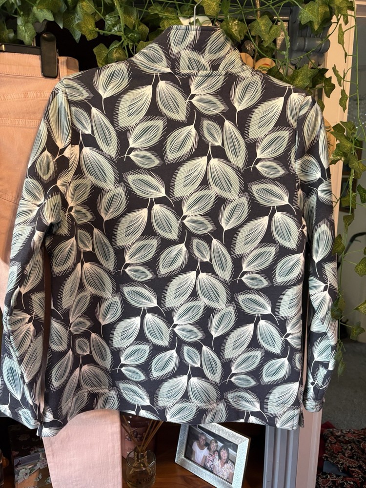 Ladies Jegging/Sweater Bundle Size 12