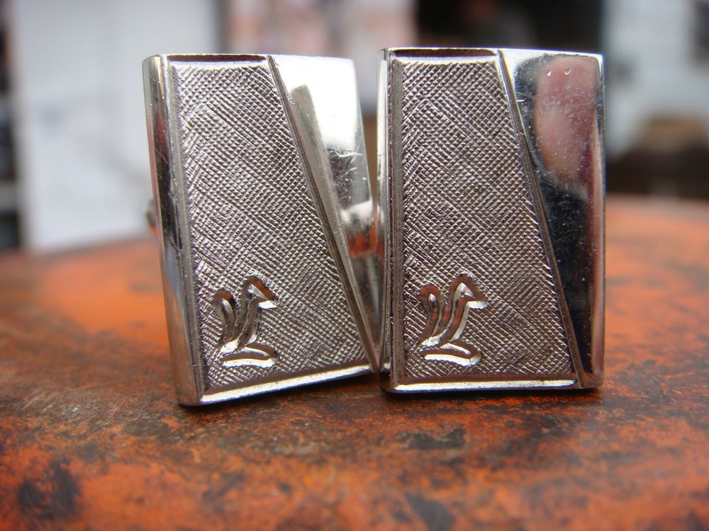 VINTAGE SHIELDS CUFFLINKS SIGNED