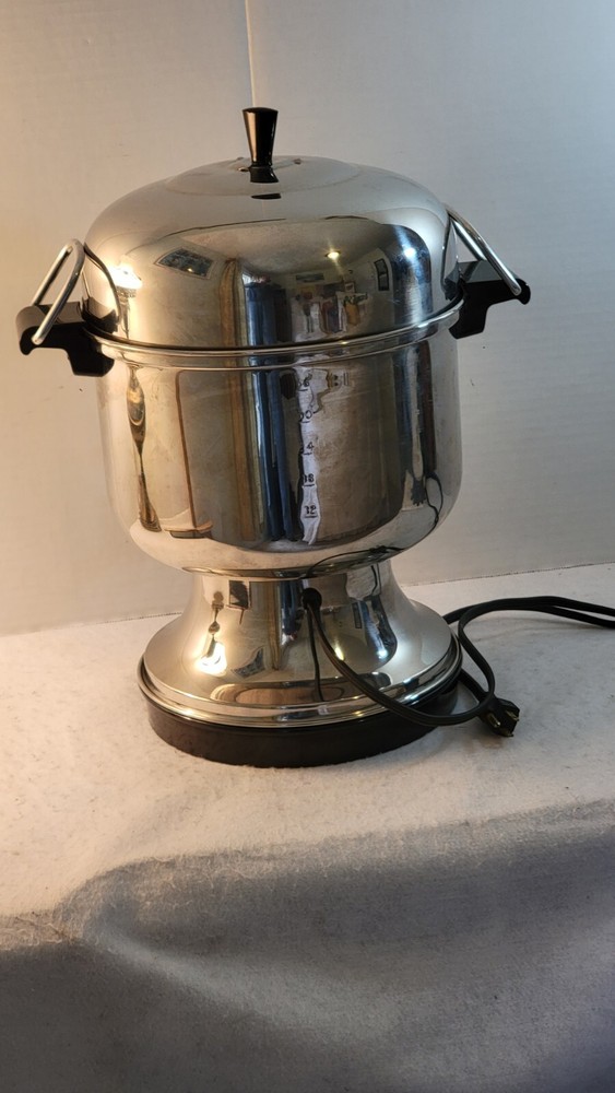 Farberware 12-36 Cup Percolator. Model L-1360 Coffee Maker