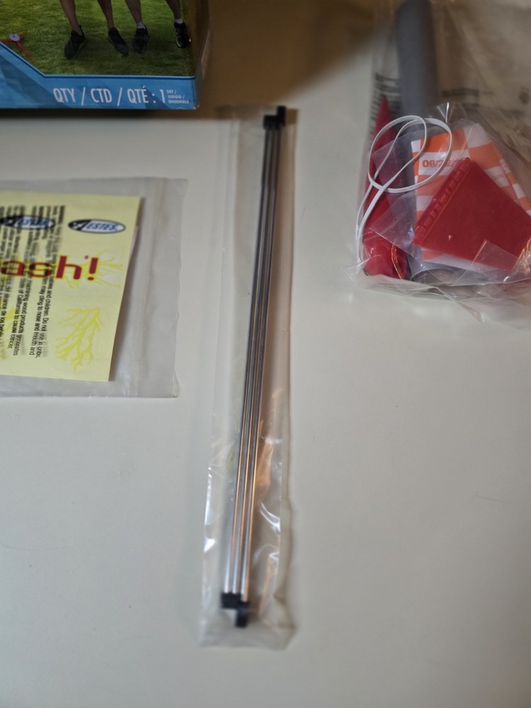 ESTES FLASH MODEL ROCKET LAUNCH SET- LEVEL 2 -NEW Open Box