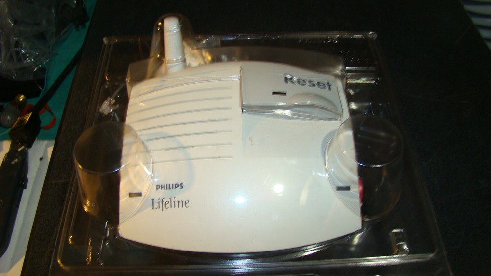 Philips Lifeline Communicator 6900AT Emergency Alert System