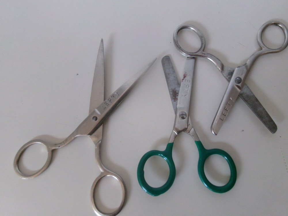 CHILDS LEFT HANDED BLUNT END SCISSORS
