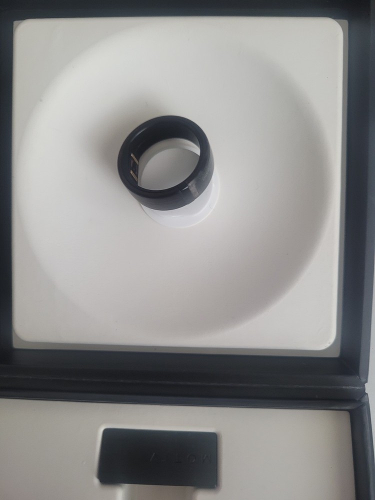 untested Motiv Smart Ring Activity Tracker Size 9 Black With charger