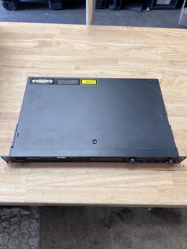 TASCAM CD-500B Rack-Mountable CD Player