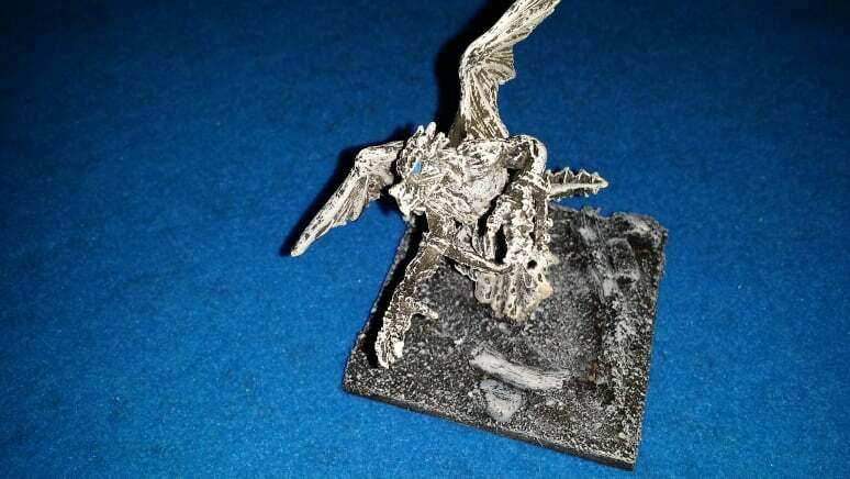 WARHAMMER MAGE KNIGHT DUNGEON & DRAGON COLORED MINIATURE